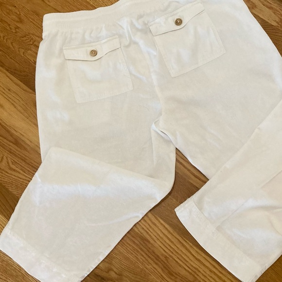 Westbound Women’s Island Crop Pull-On Mid Rise Pant - Picture 2 of 10